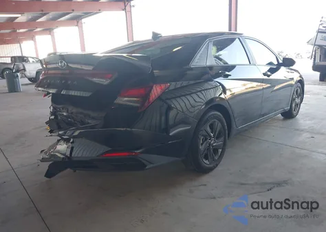 2022 Hyundai Elantra Sel z USA, uszkodzony, nr VIN KMHLM4AG5NU285164